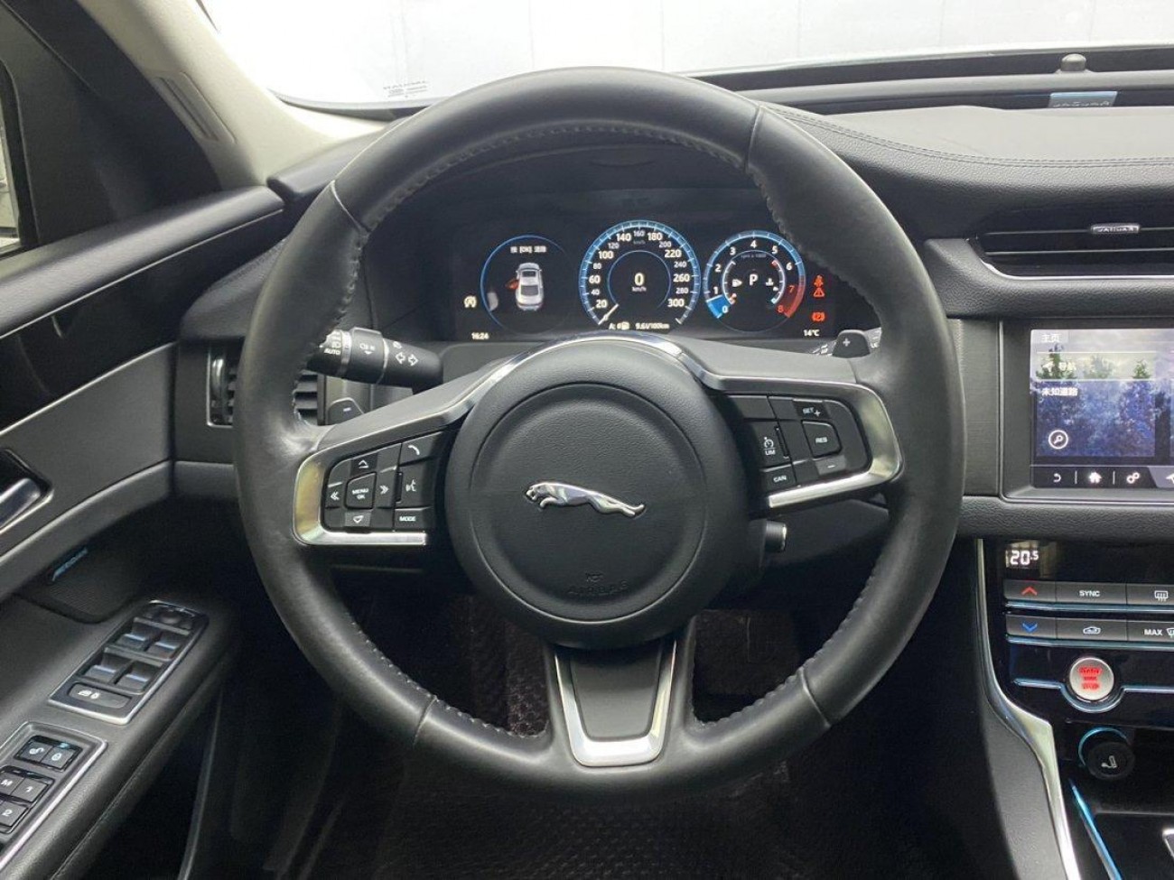 Jaguar XFL 2020