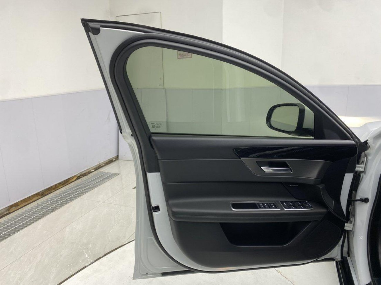 Jaguar XFL 2020