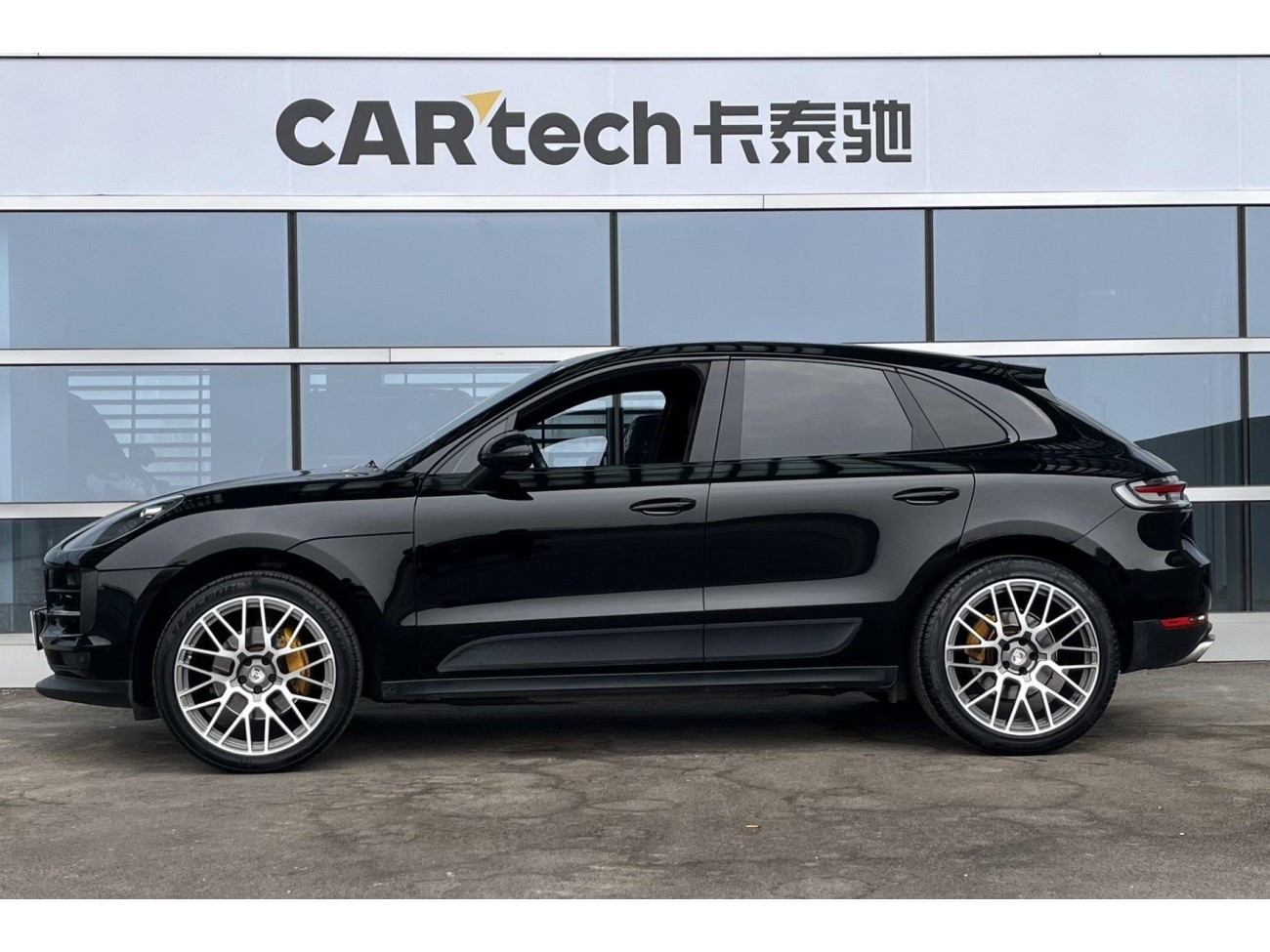 Porsche Macan 2021
