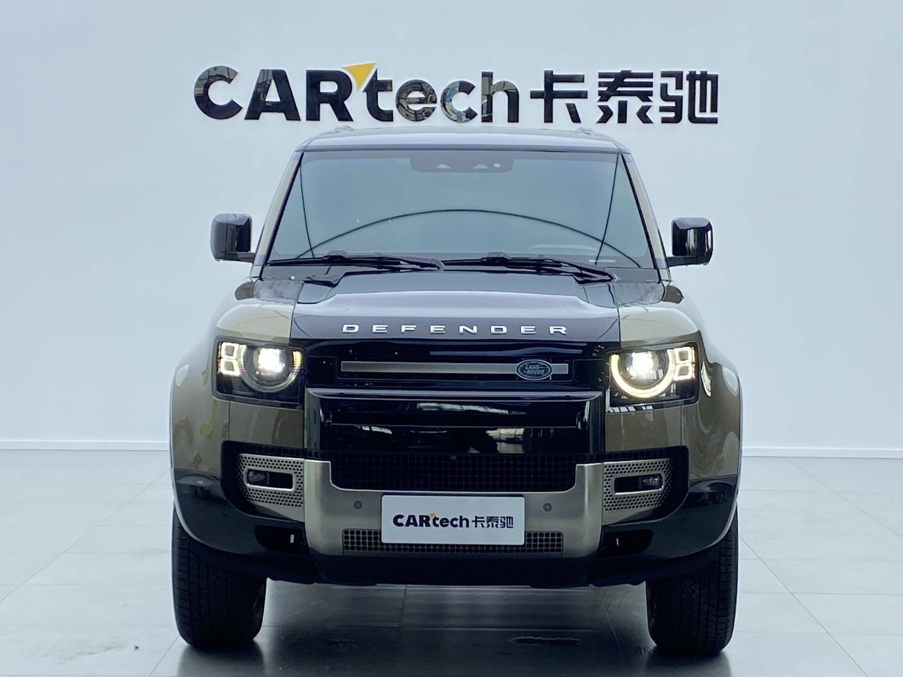 Land Rover Defender 2021