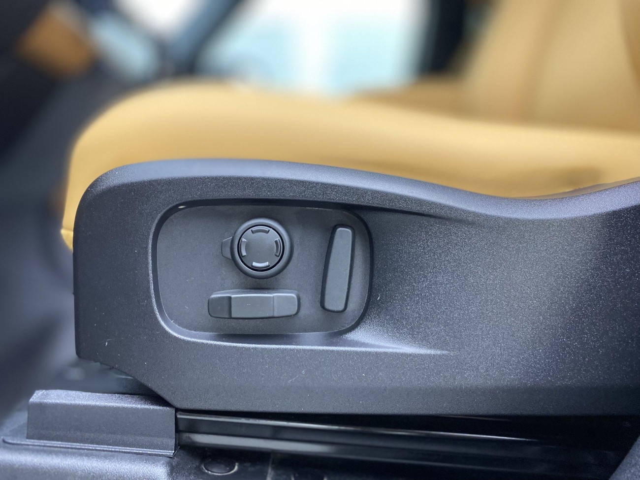 Land Rover Defender 2021