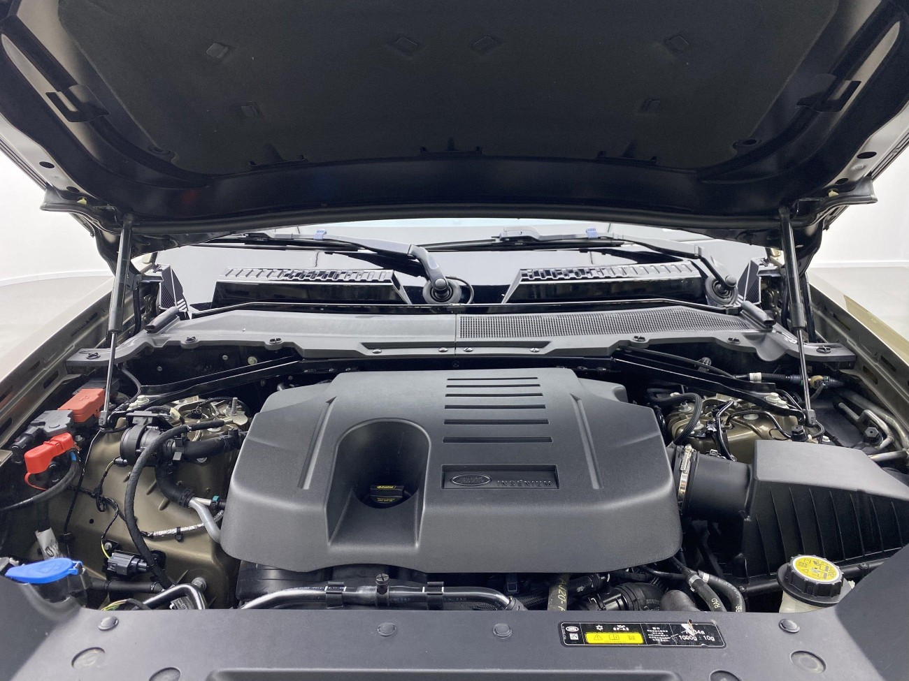 Land Rover Defender 2021
