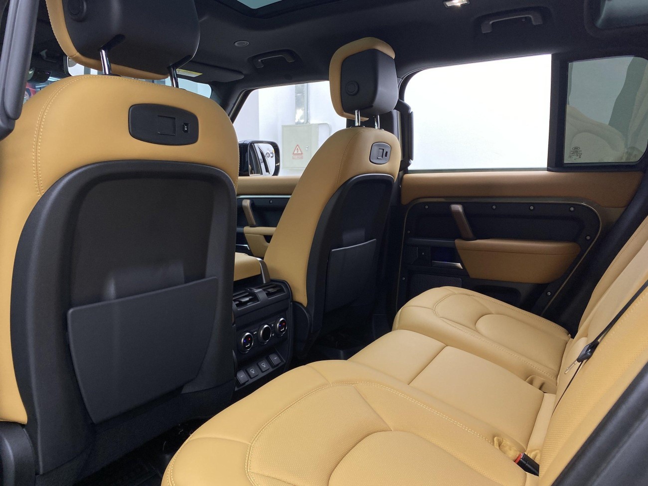 Land Rover Defender 2021