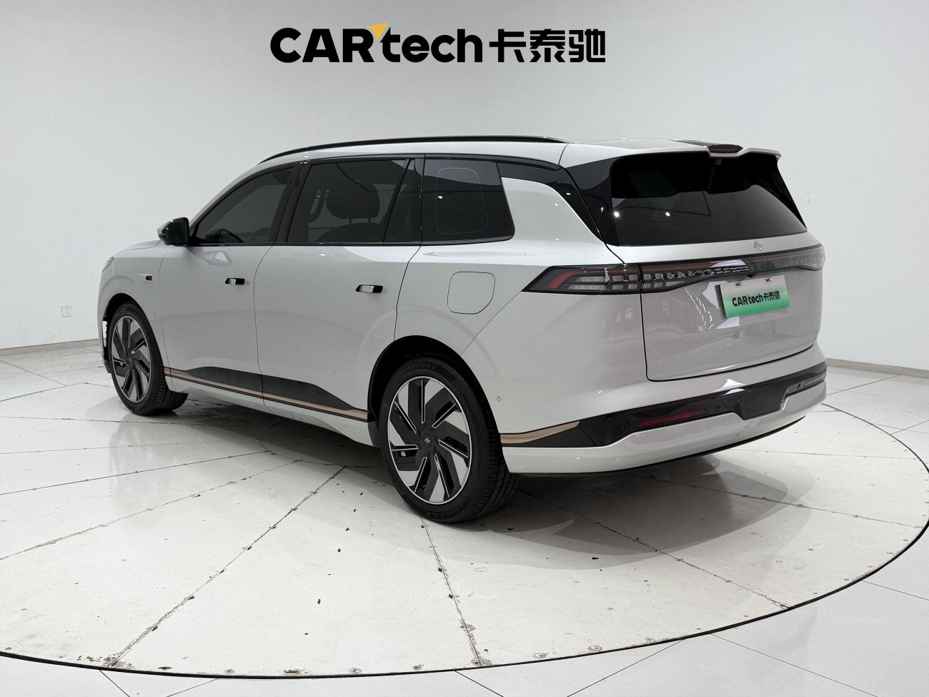Dongfeng eπ008 2024