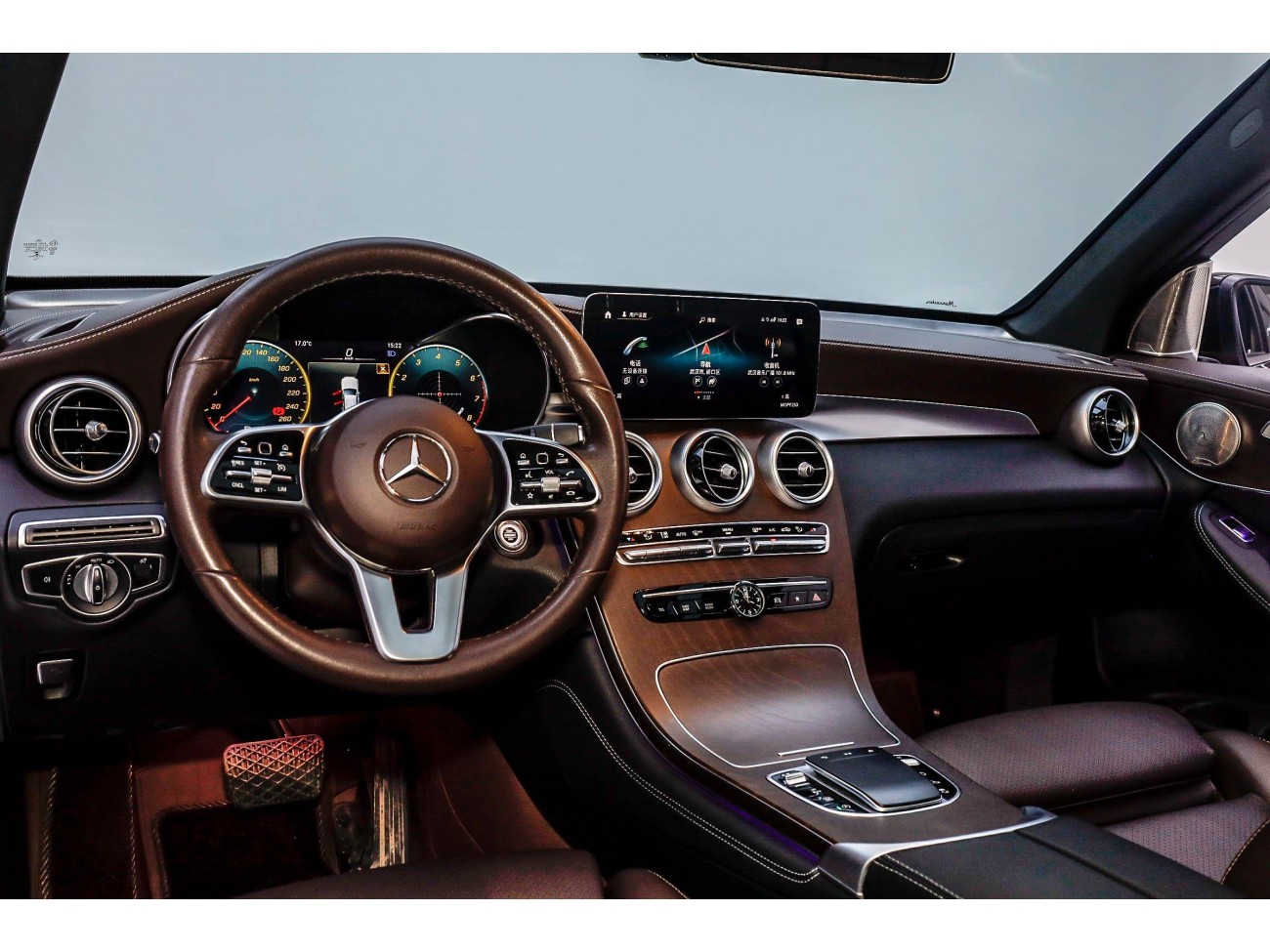 Mercedes-Benz GLC 260 L 2021