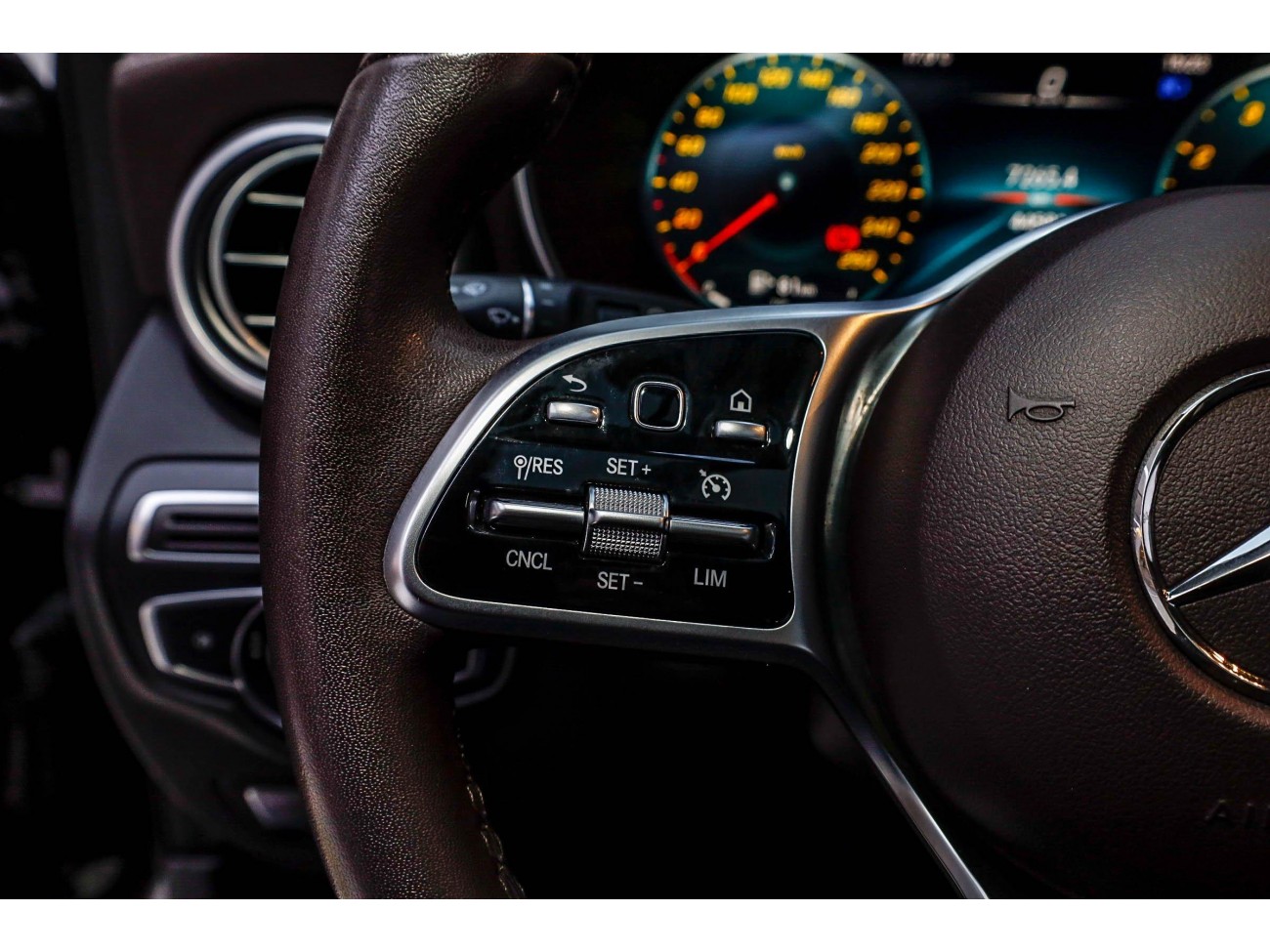 Mercedes-Benz GLC 260 L 2021
