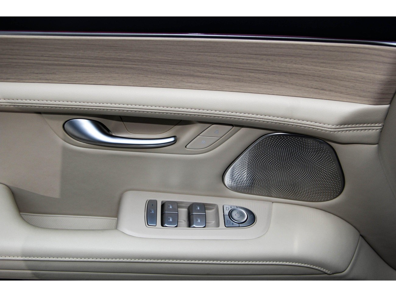 AITO M5 2025