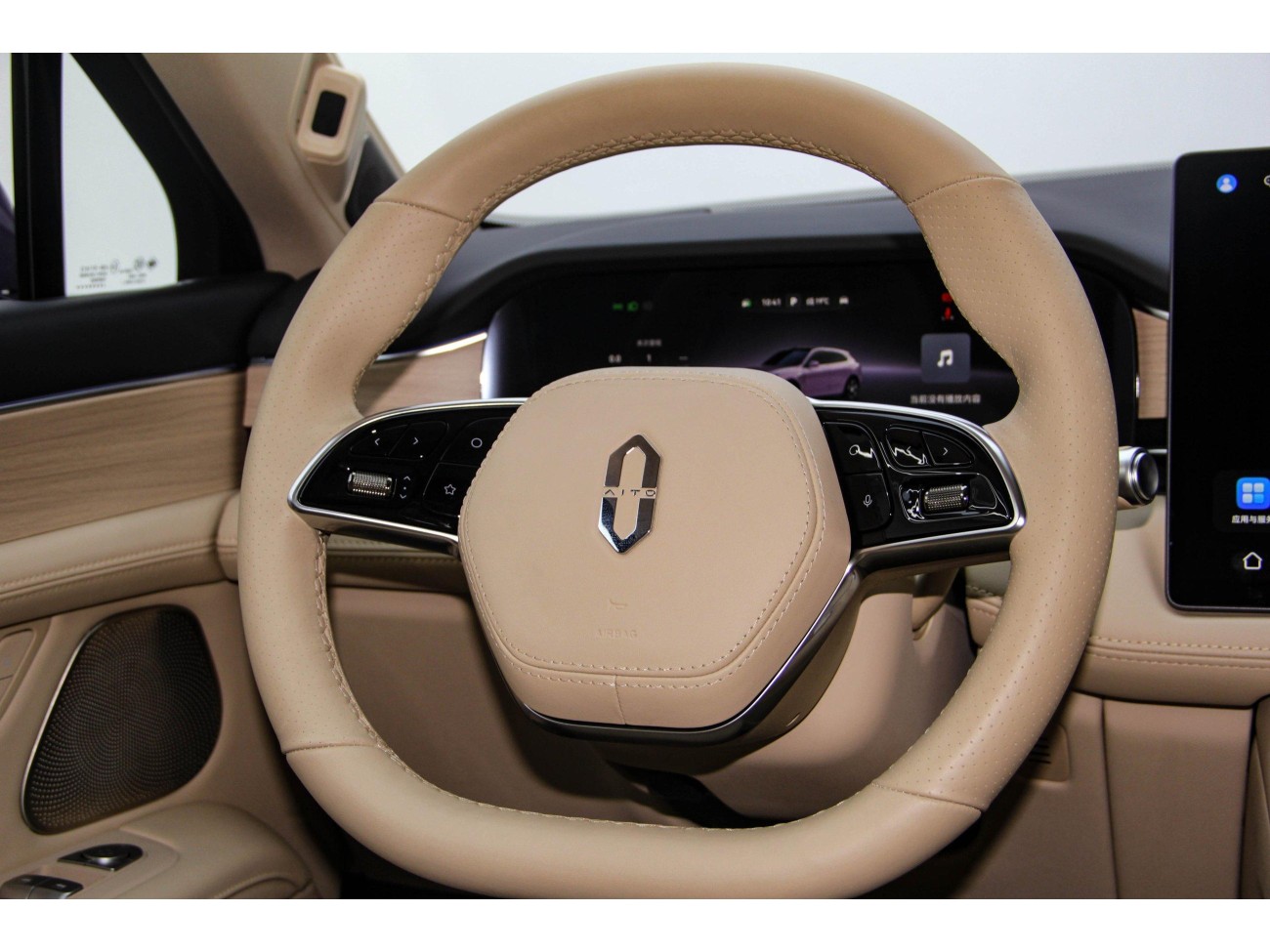 AITO M5 2025