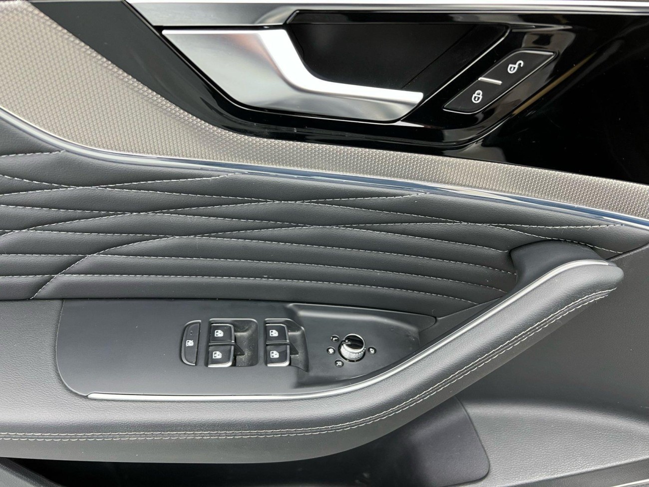 Hongqi HS5 2023