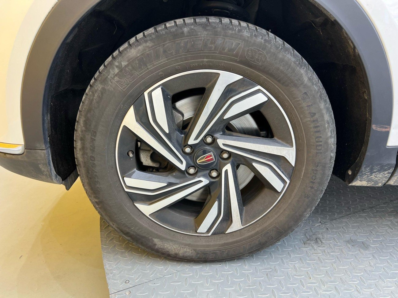 Hongqi HS5 2023