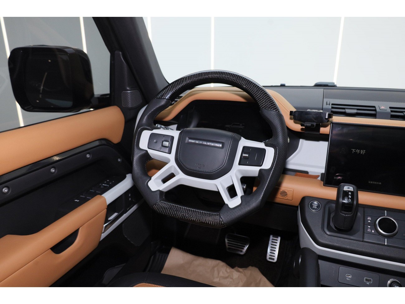 Land Rover Defender 2023