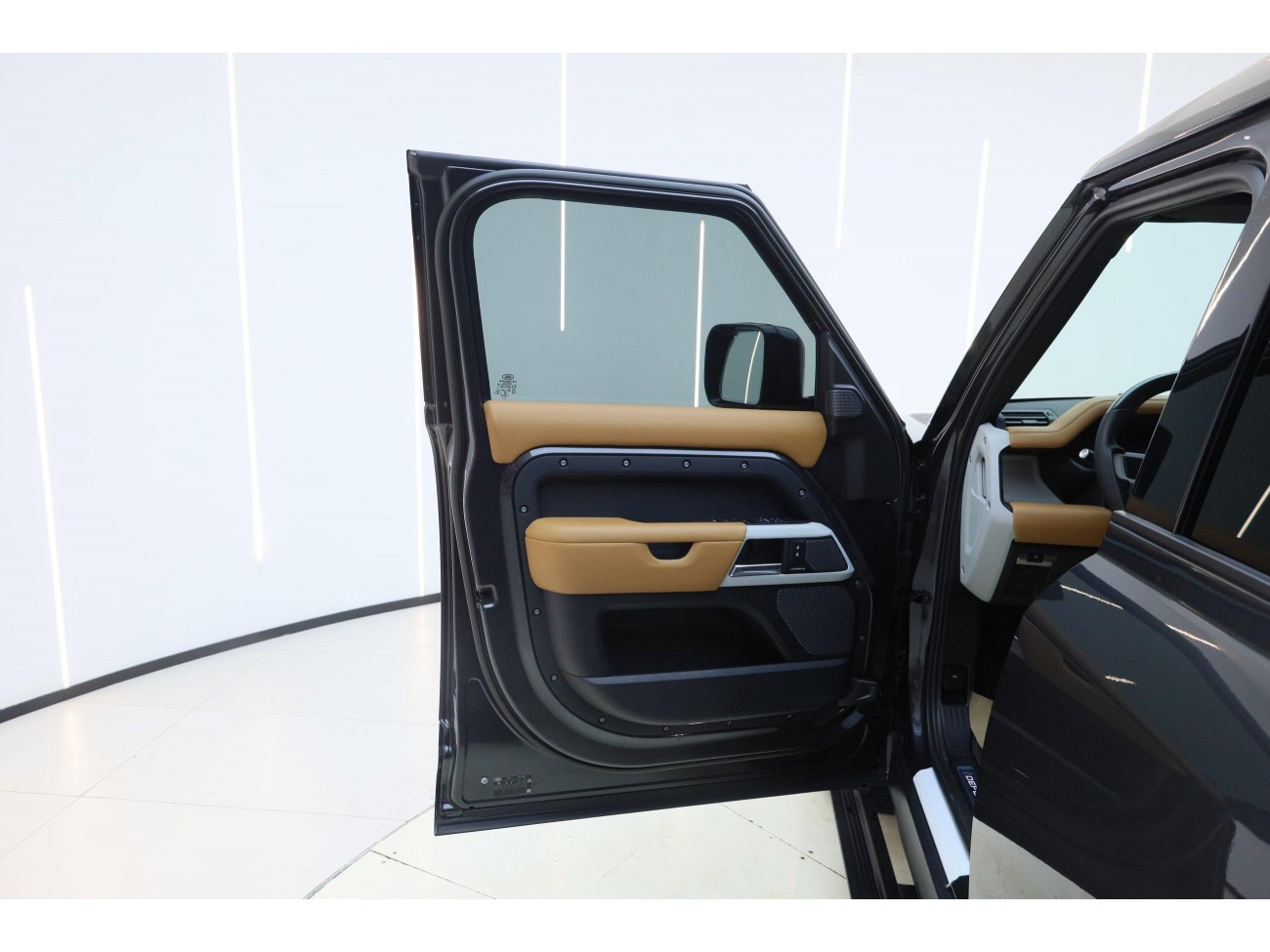 Land Rover Defender 2023