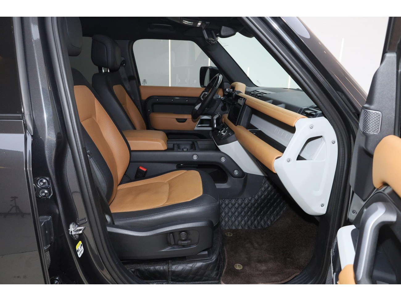 Land Rover Defender 2023