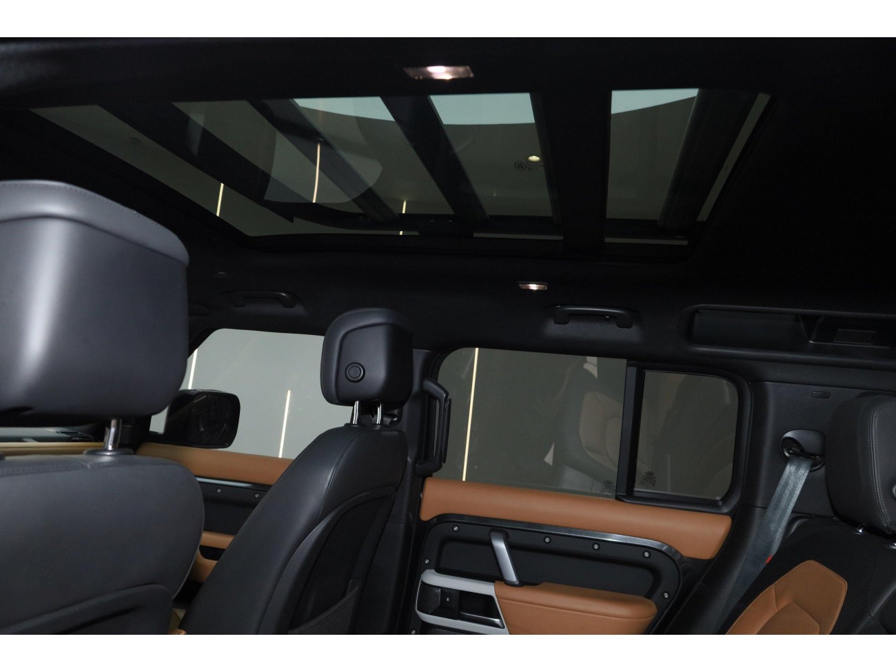 Land Rover Defender 2023