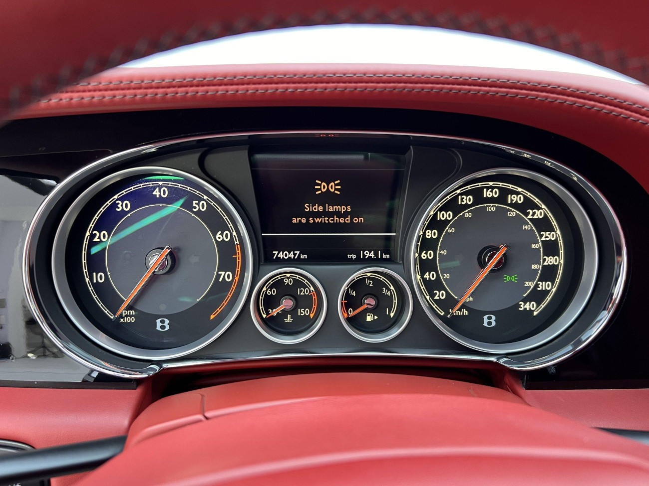 Bentley 2015 2015