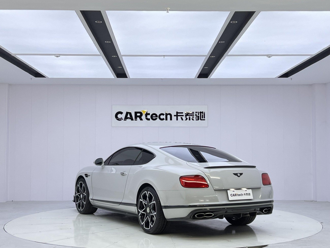 Bentley 2015 2015