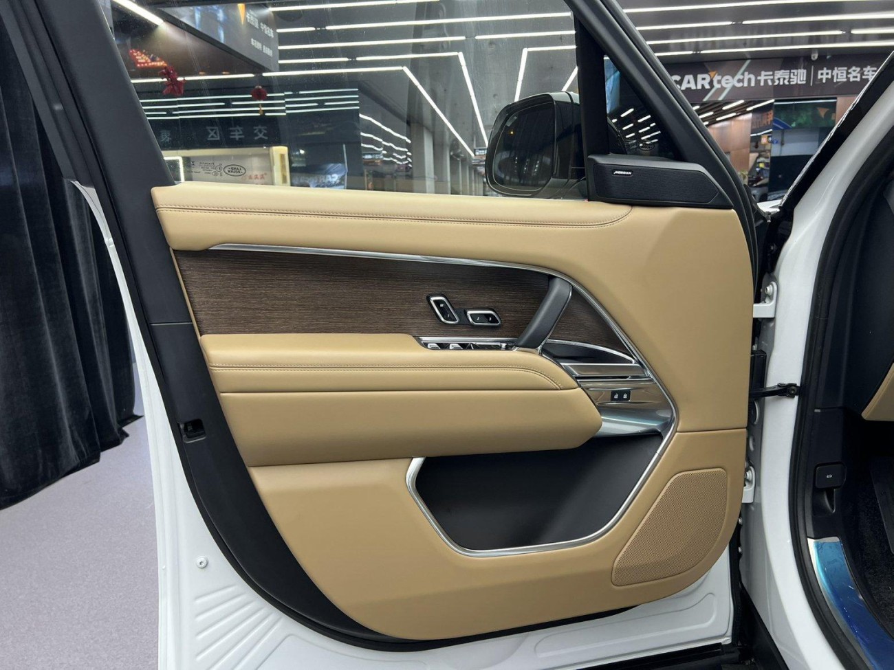 Land Rover Range Rover 2025