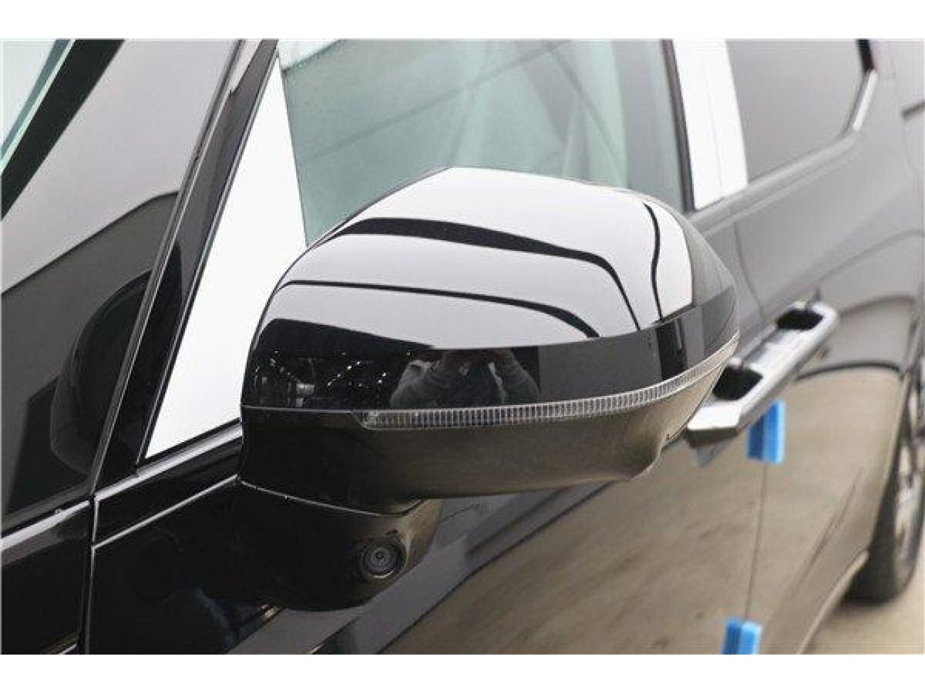Volvo EM90 2026