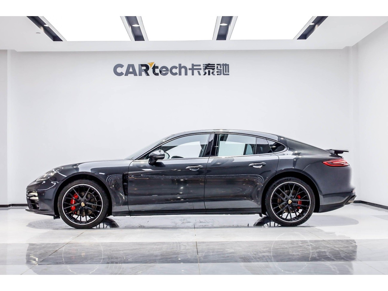 Porsche Panamera 2019