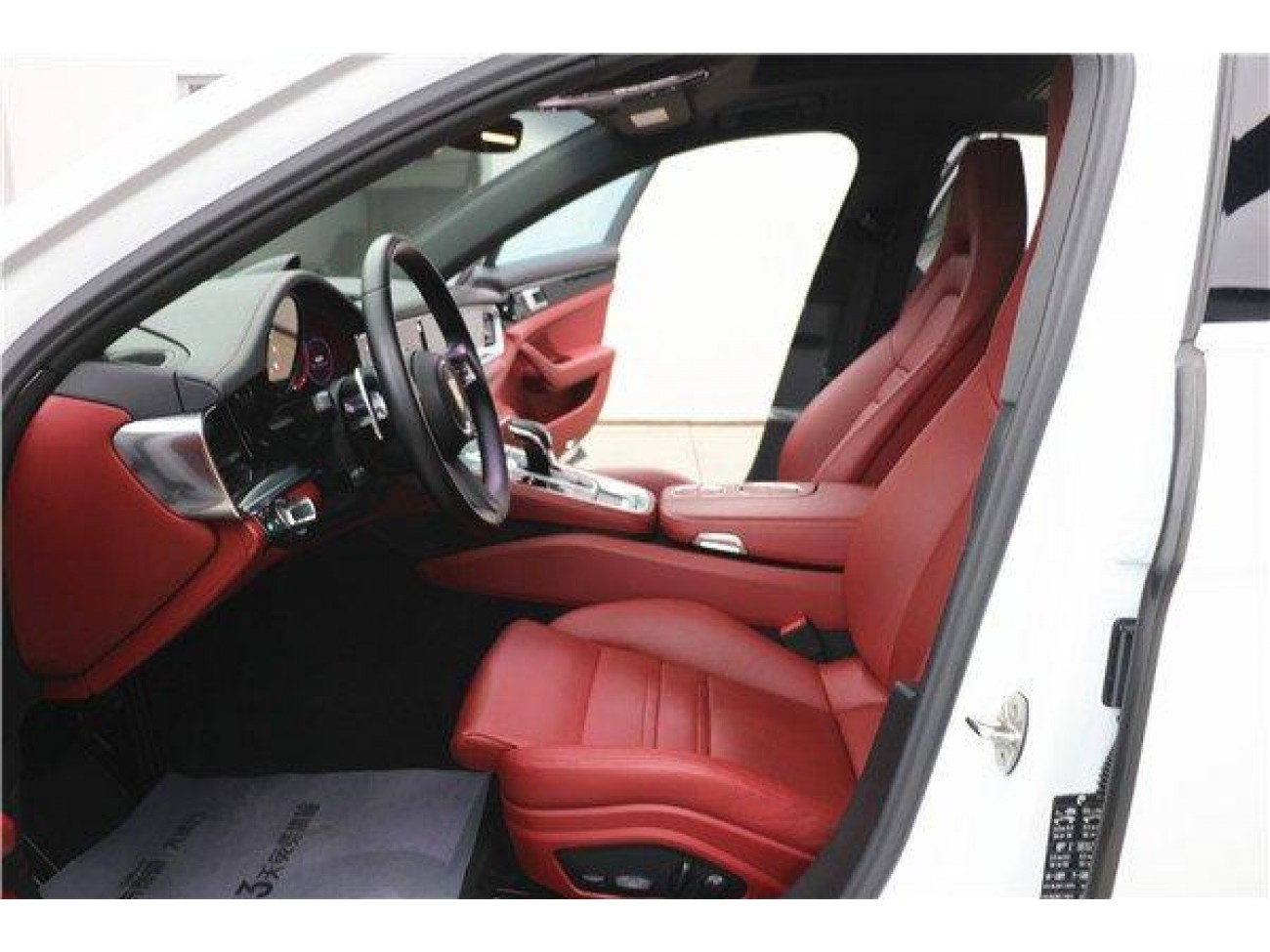 Porsche Panamera 2023