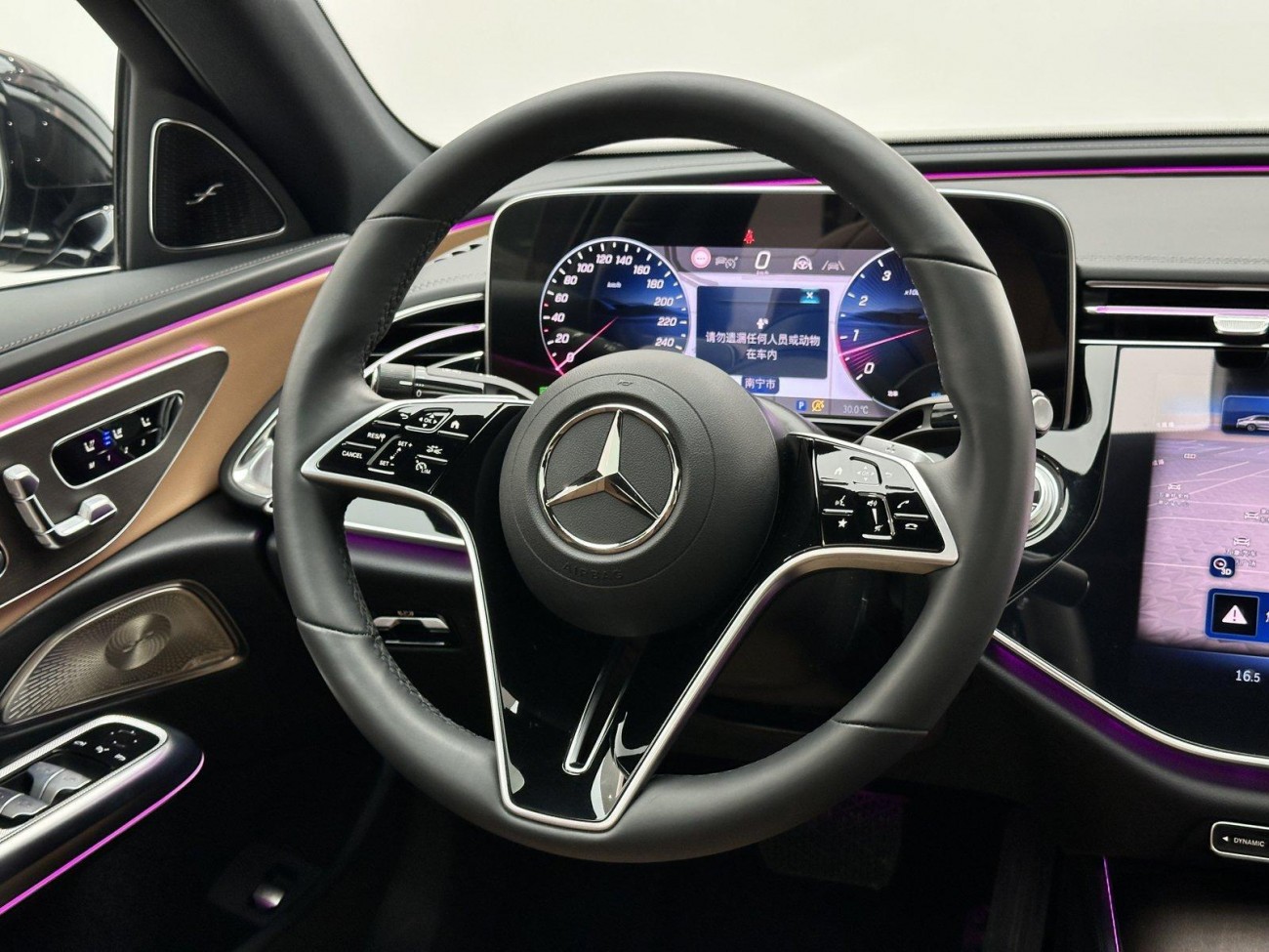Mercedes-Benz E 300 L 2024