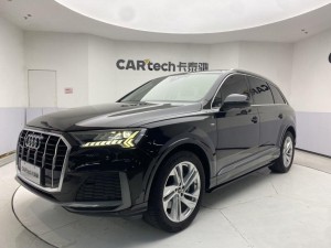 Audi Q7 45 TFSI 2023