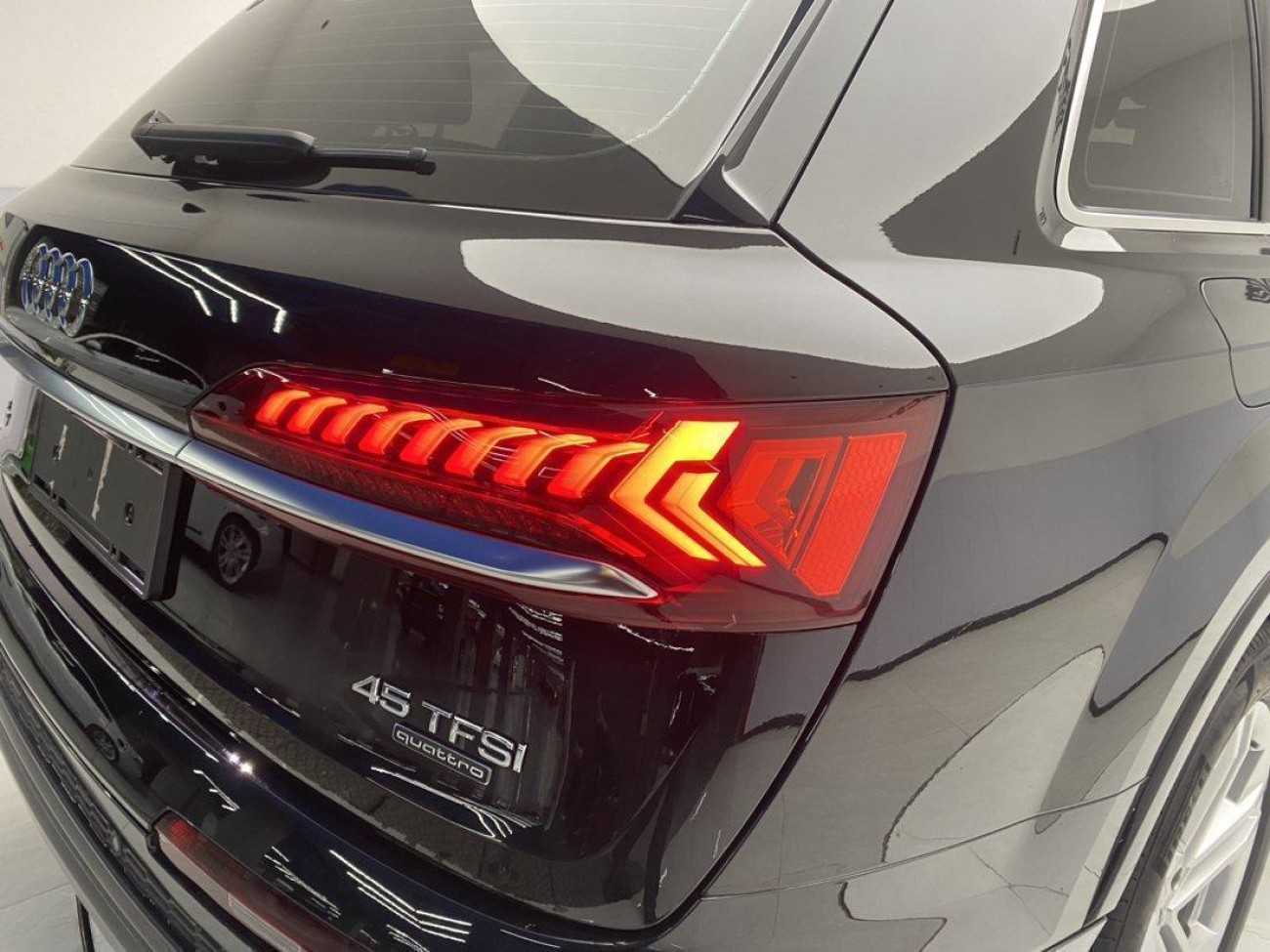 Audi Q7 45 TFSI 2023