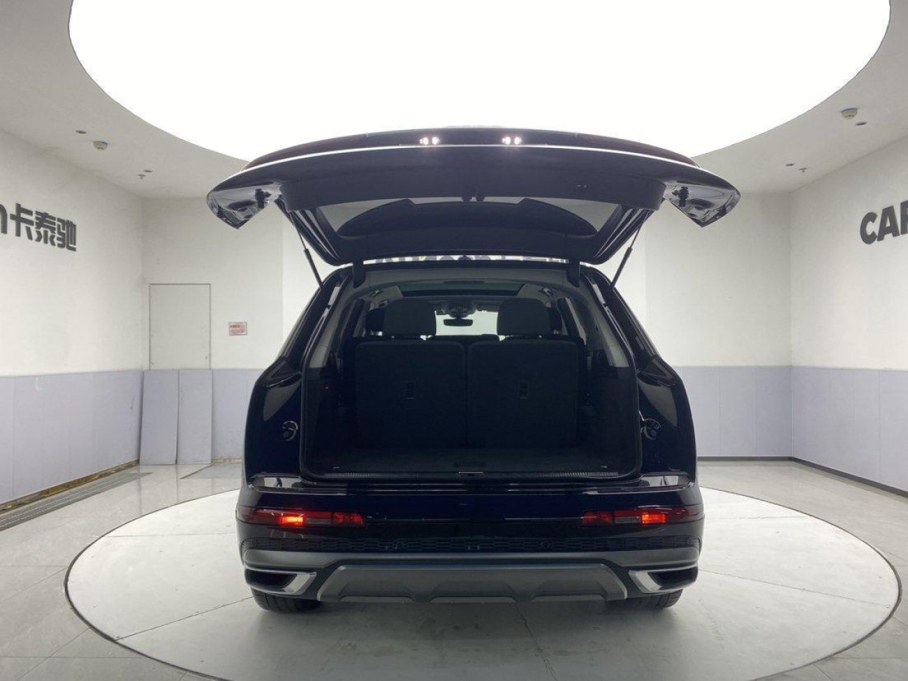 Audi Q7 45 TFSI 2023