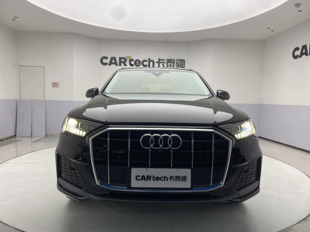 Audi Q7 45 TFSI 2023