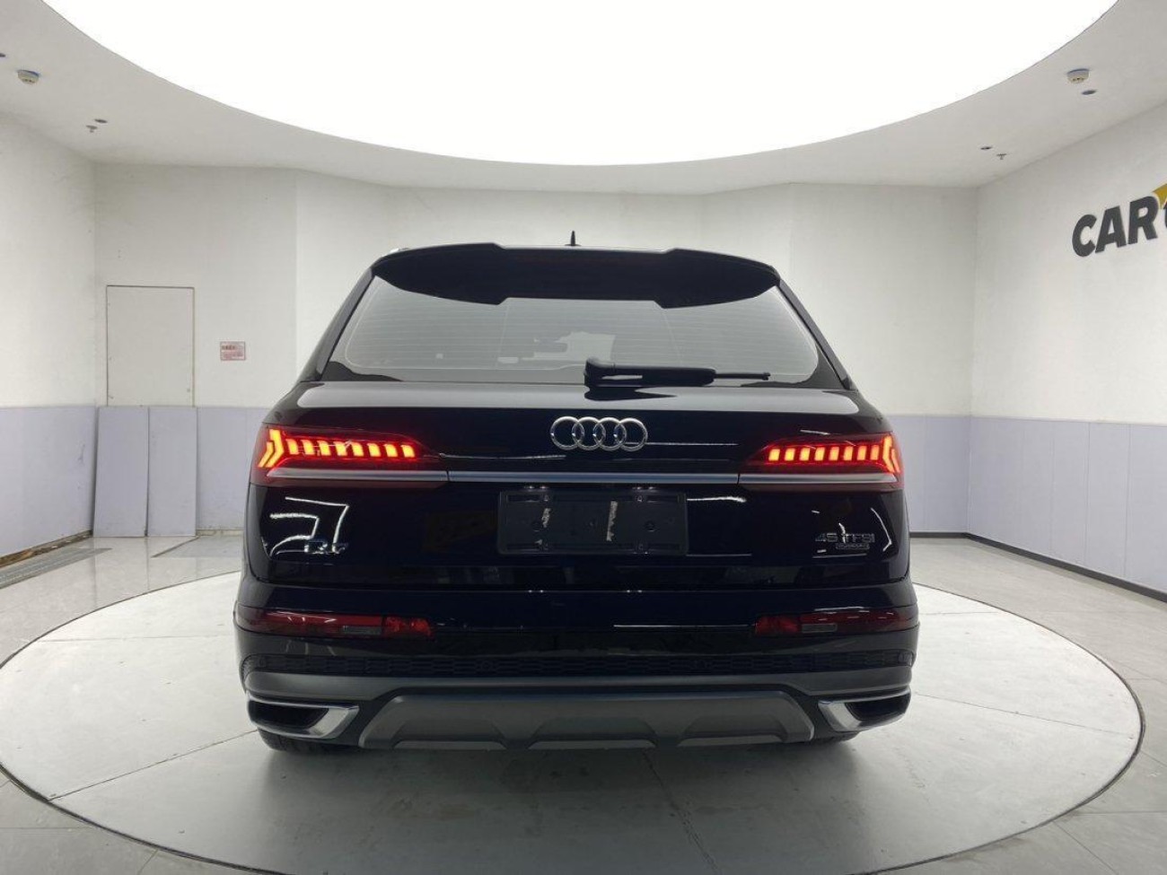 Audi Q7 45 TFSI 2023
