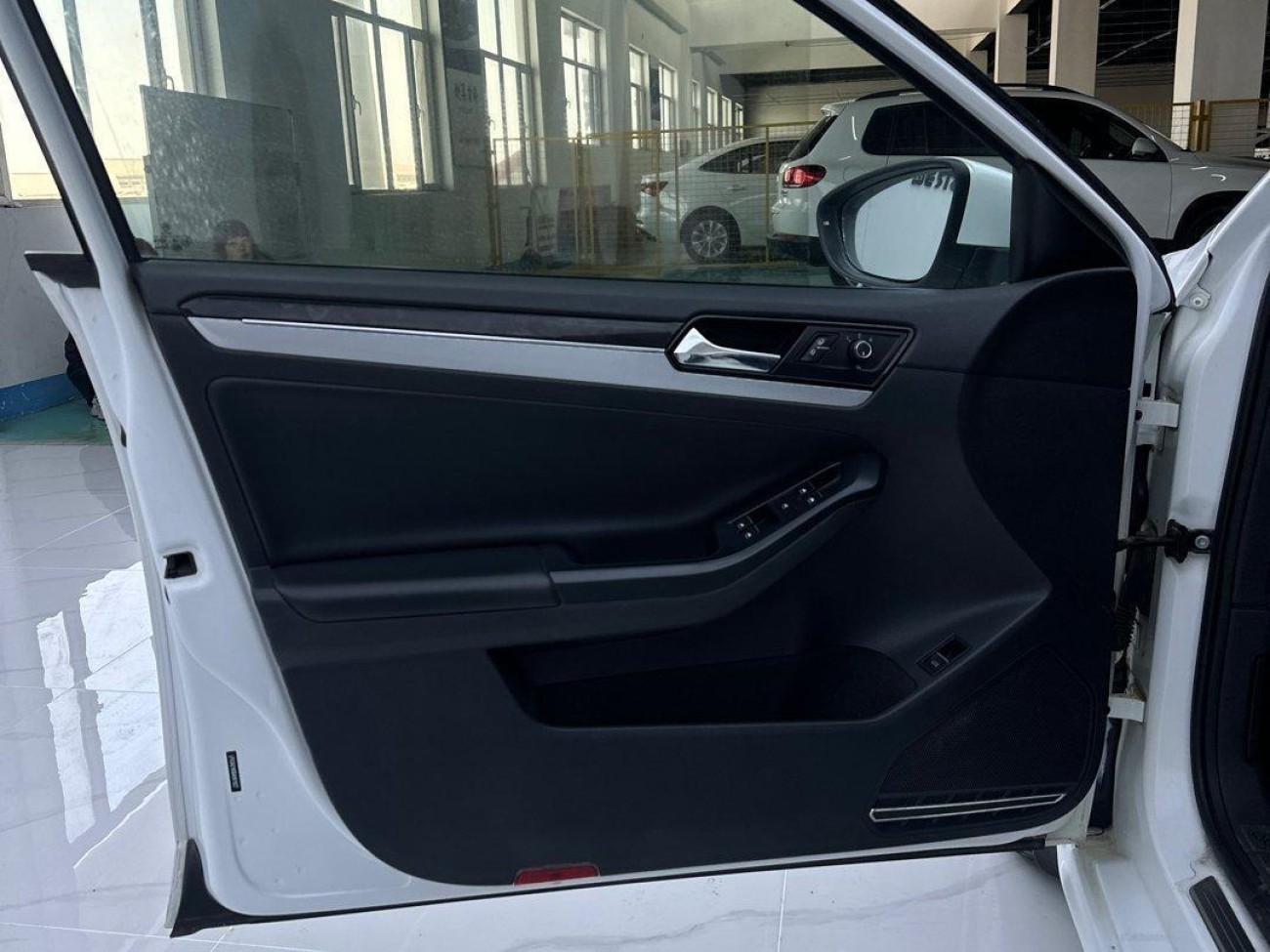 Volkswagen Sagitar 2016