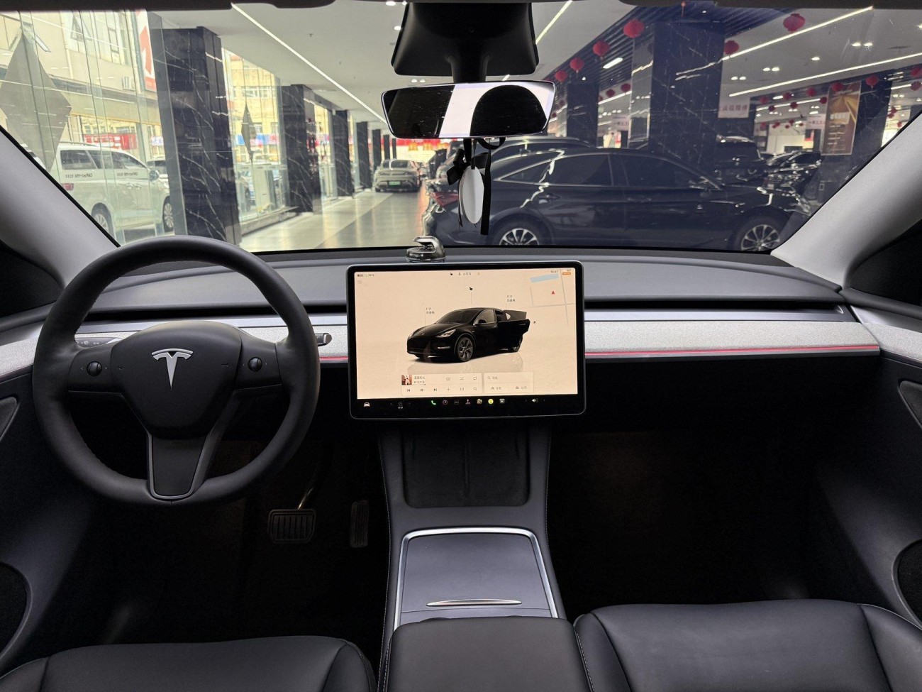 Tesla Model Y 2024