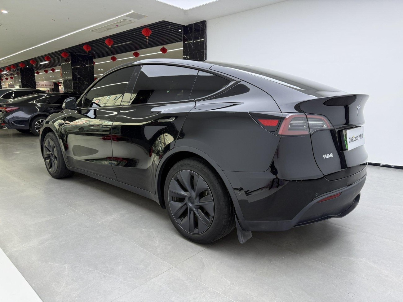 Tesla Model Y 2024