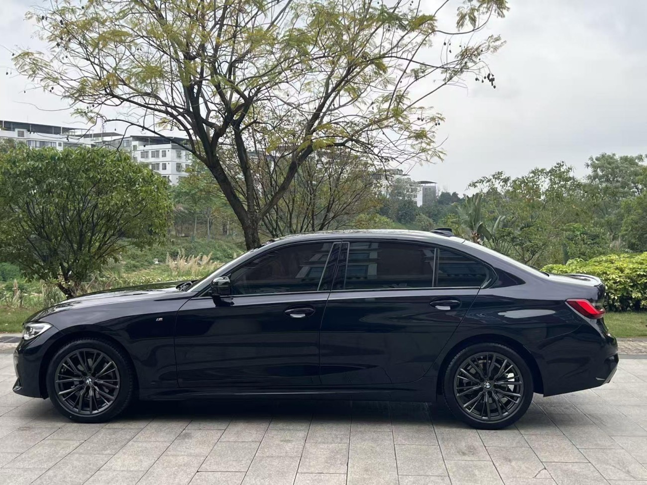BMW 325Li 2022