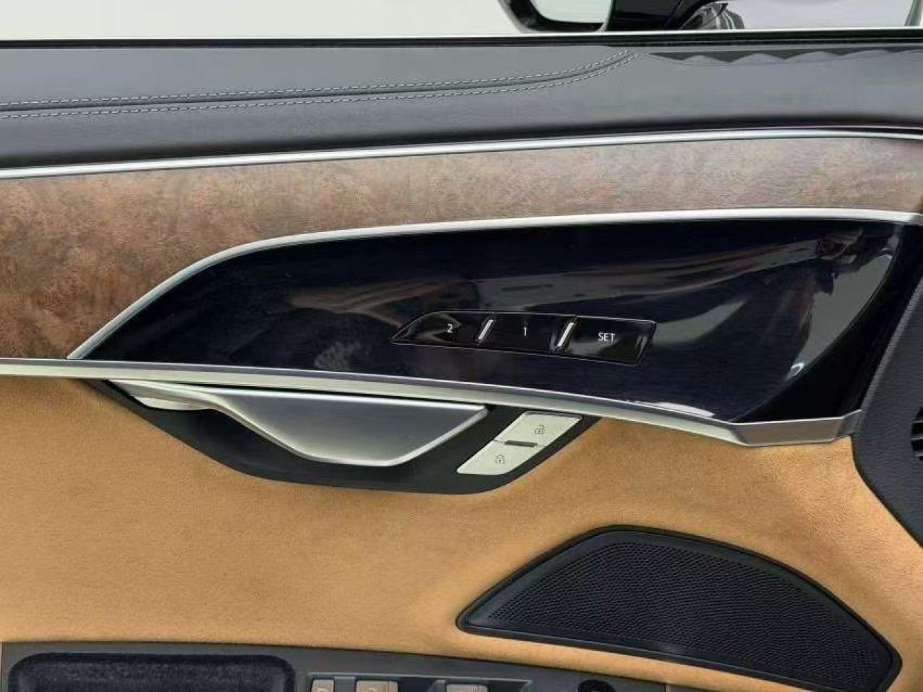Audi A8L 50 TFSI 2024