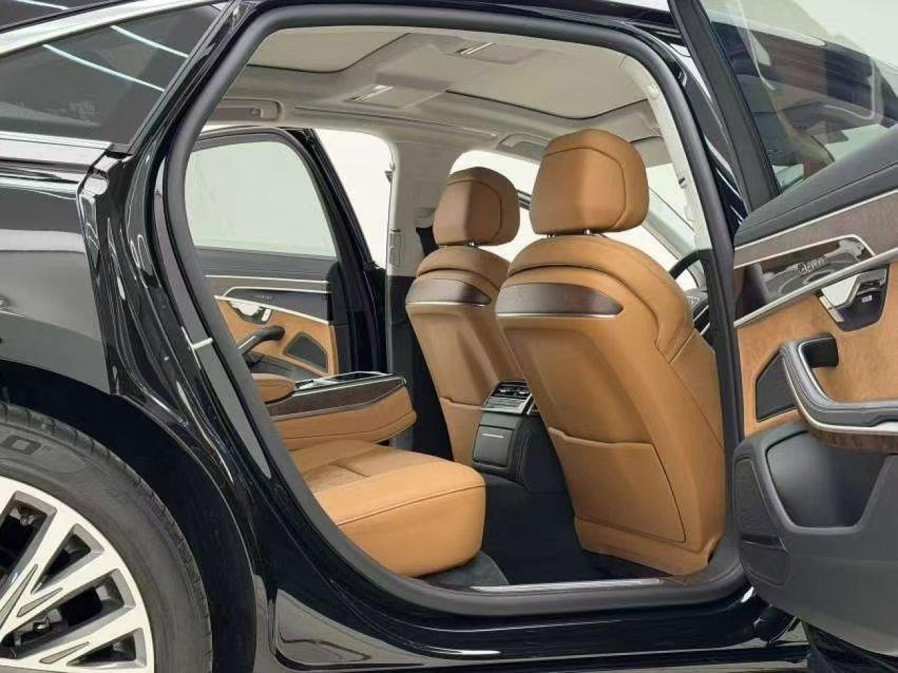 Audi A8L 50 TFSI 2024