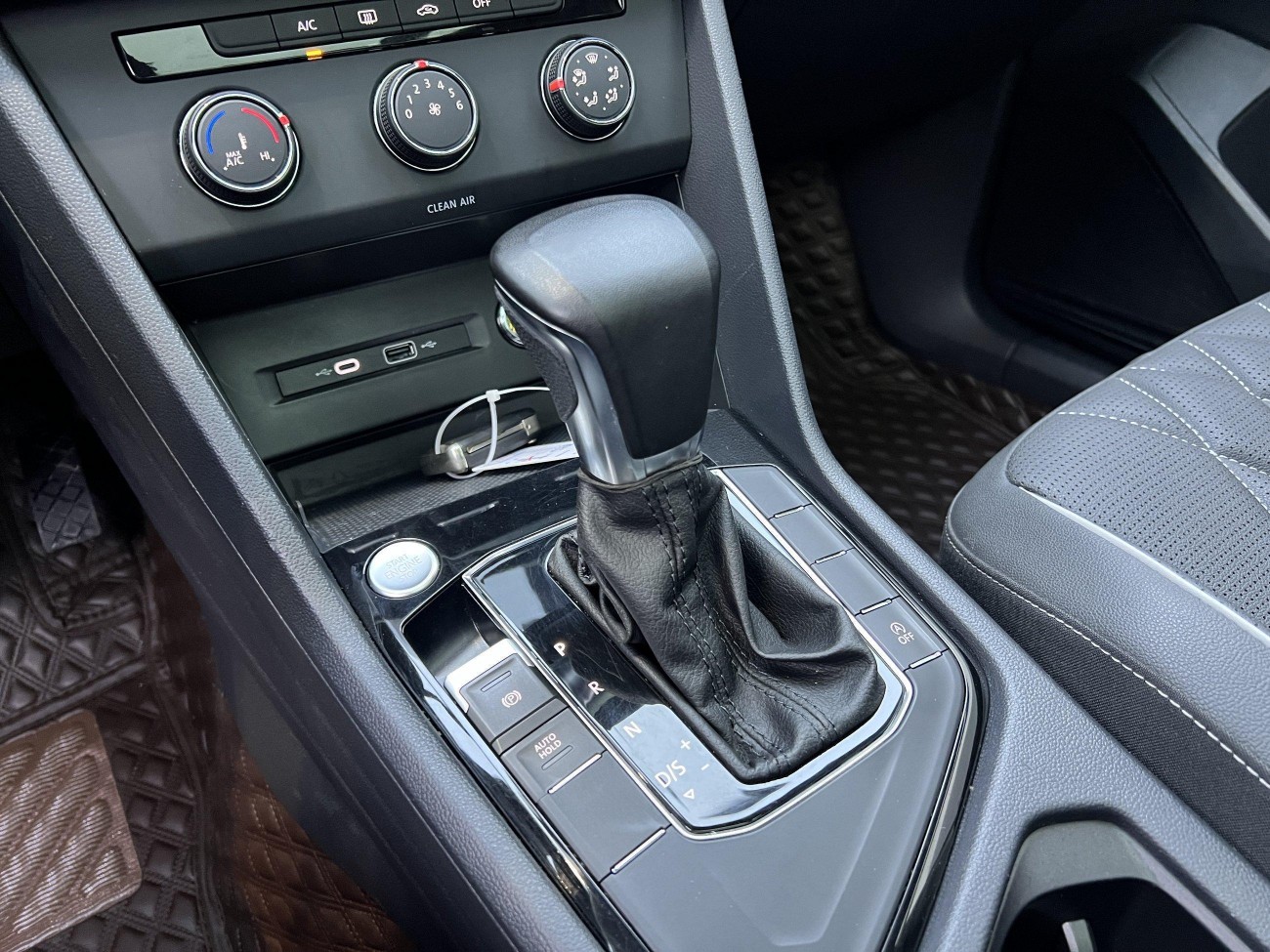Volkswagen Tiguan L 2022