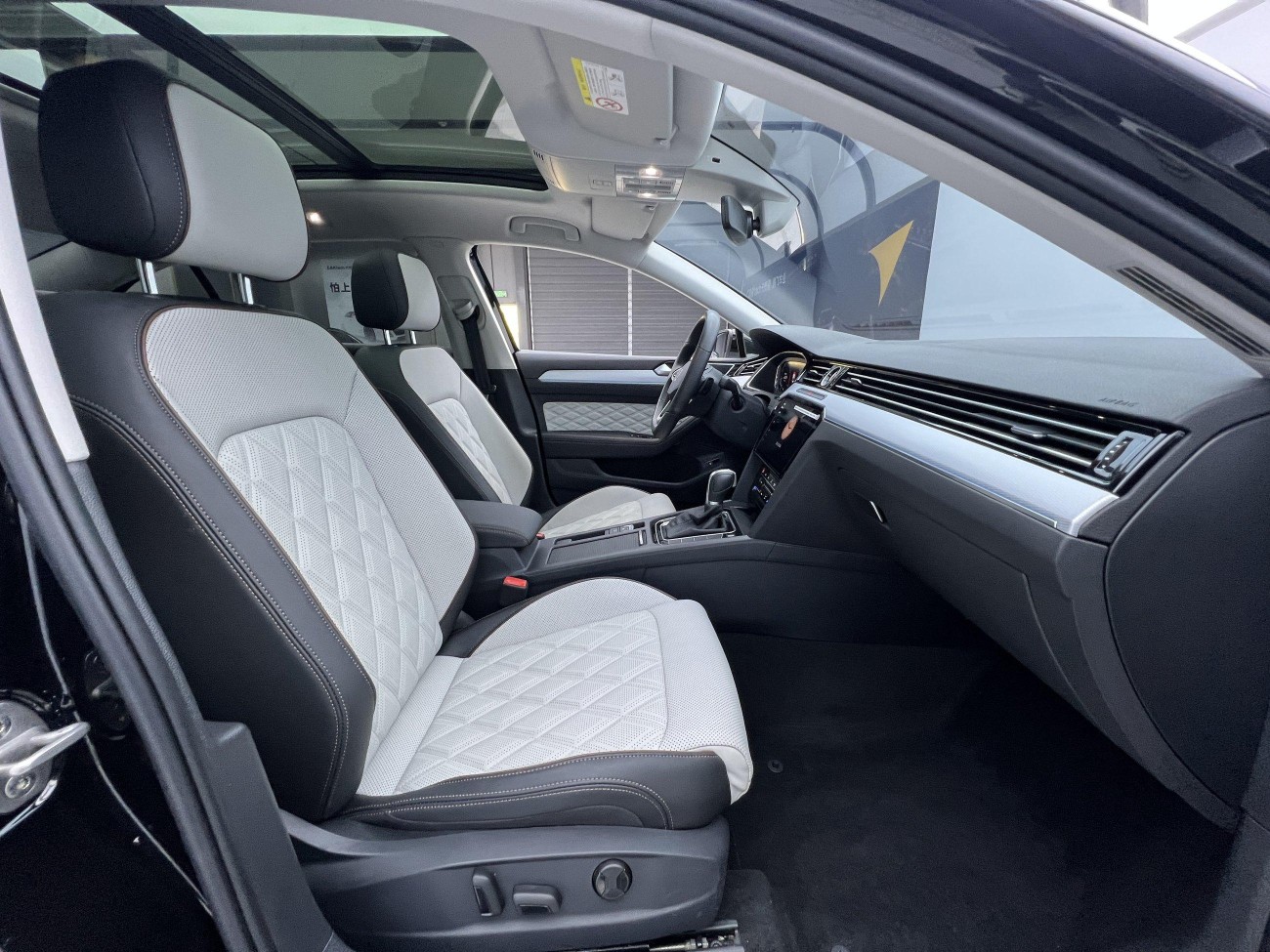 Volkswagen Magotan 2025