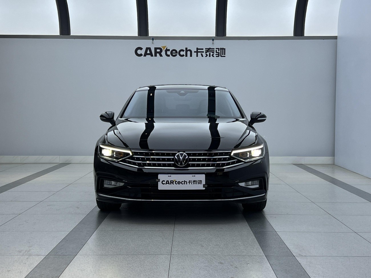Volkswagen Magotan 2025