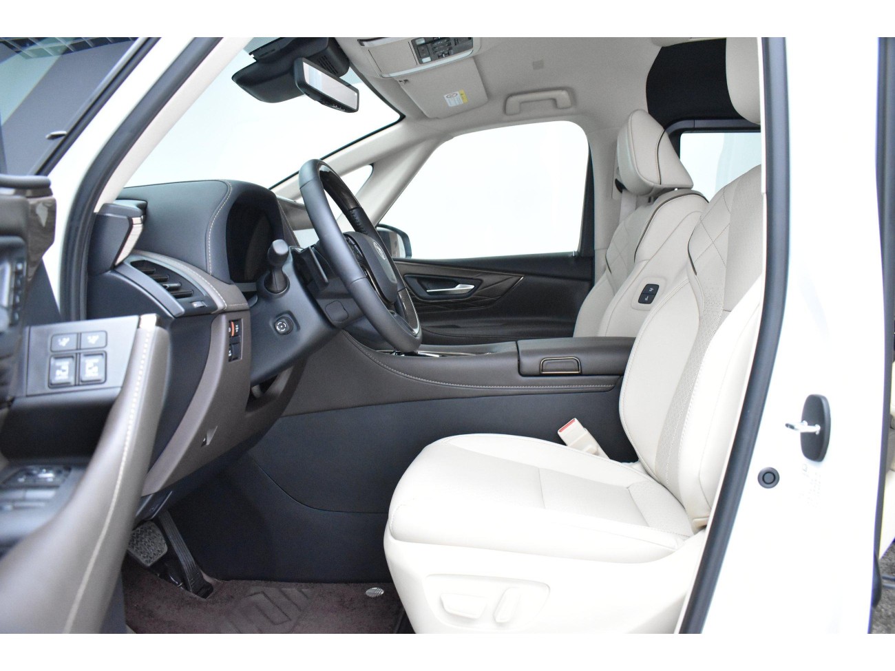 Toyota Alphard 2026