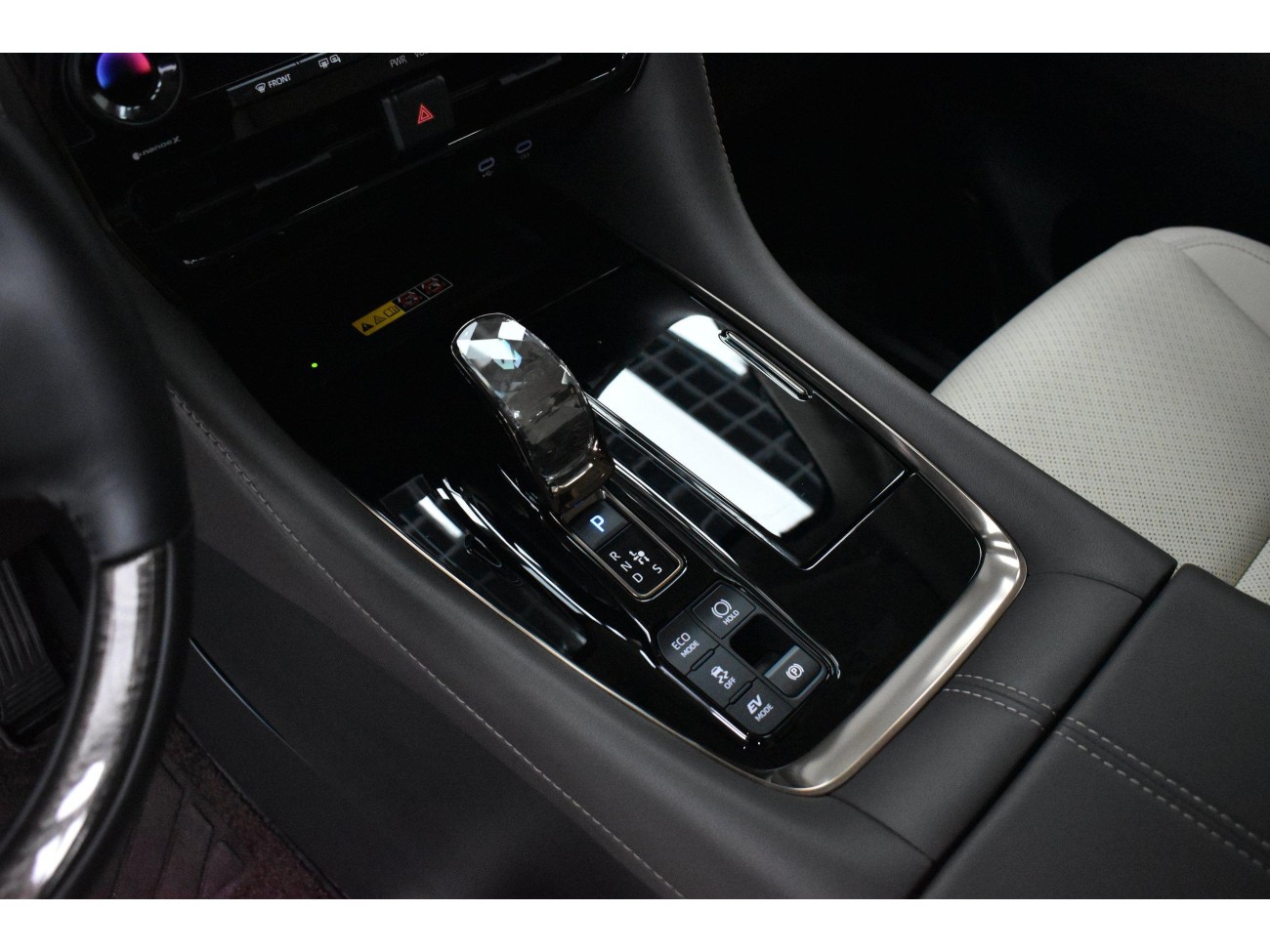 Toyota Alphard 2026