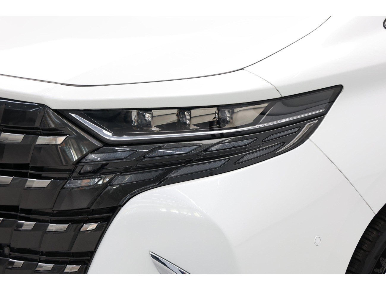 Toyota Alphard 2026
