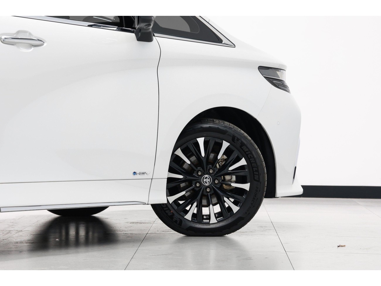 Toyota Alphard 2026