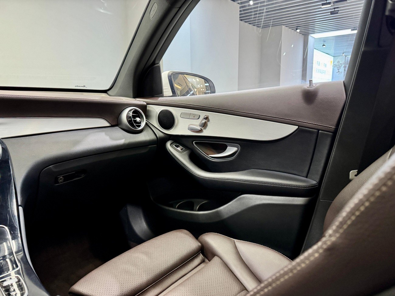 Mercedes-Benz GLC 260 L 2021