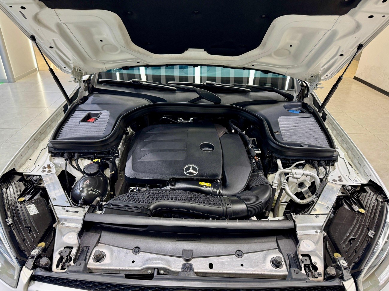 Mercedes-Benz GLC 260 L 2021