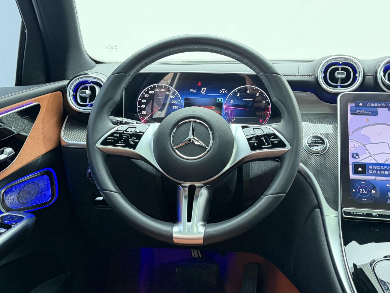 Mercedes-Benz GLC 260 L 2023
