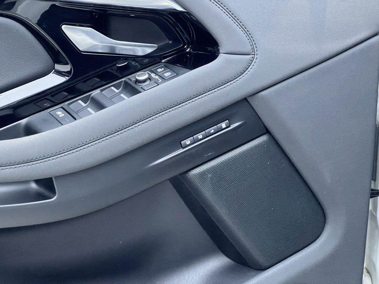 Land Rover Range Rover 2023