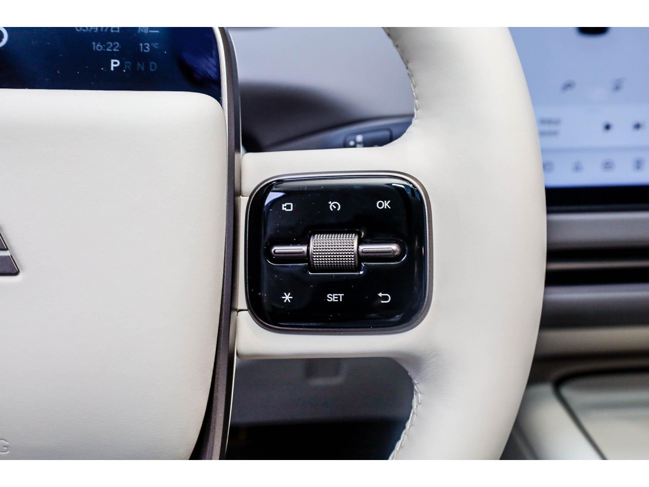 Li Auto i8 2025