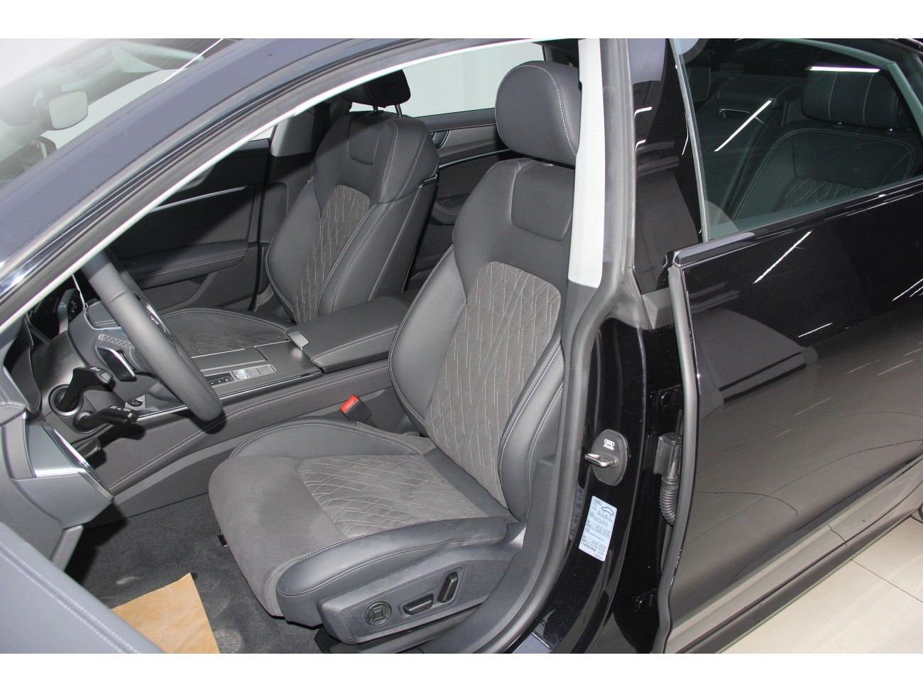 Audi A7L 45 TFSI 2025