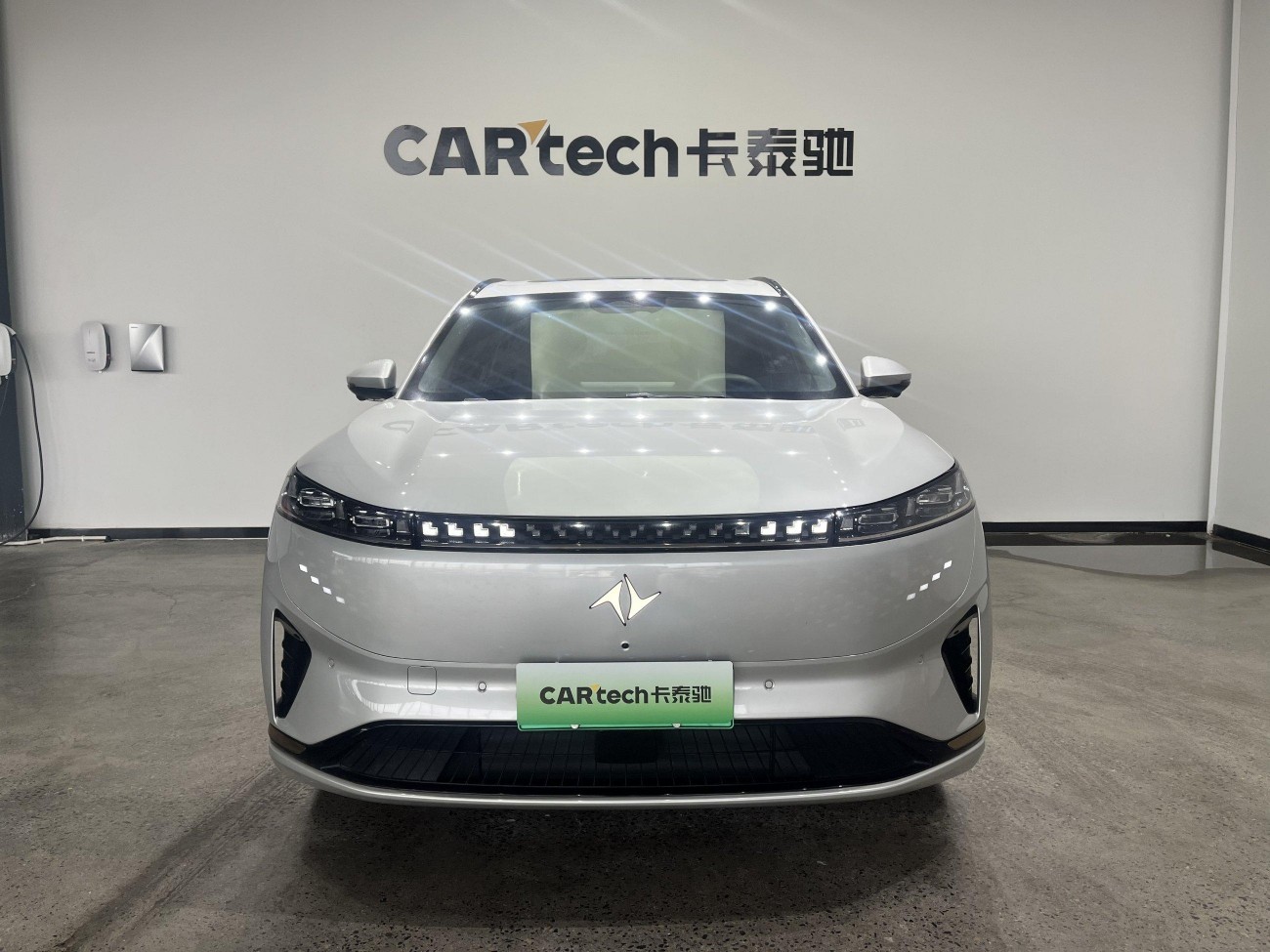 Dongfeng eπ008 2024
